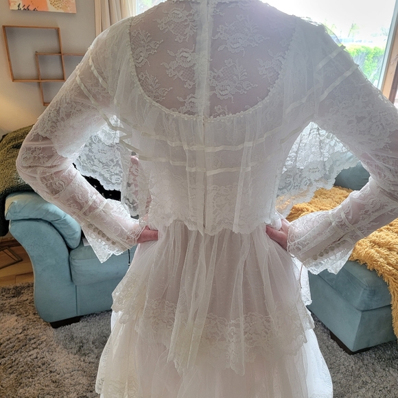 Stunning Vintage Sally Wallace Wedding Gown - Picture 8 of 10